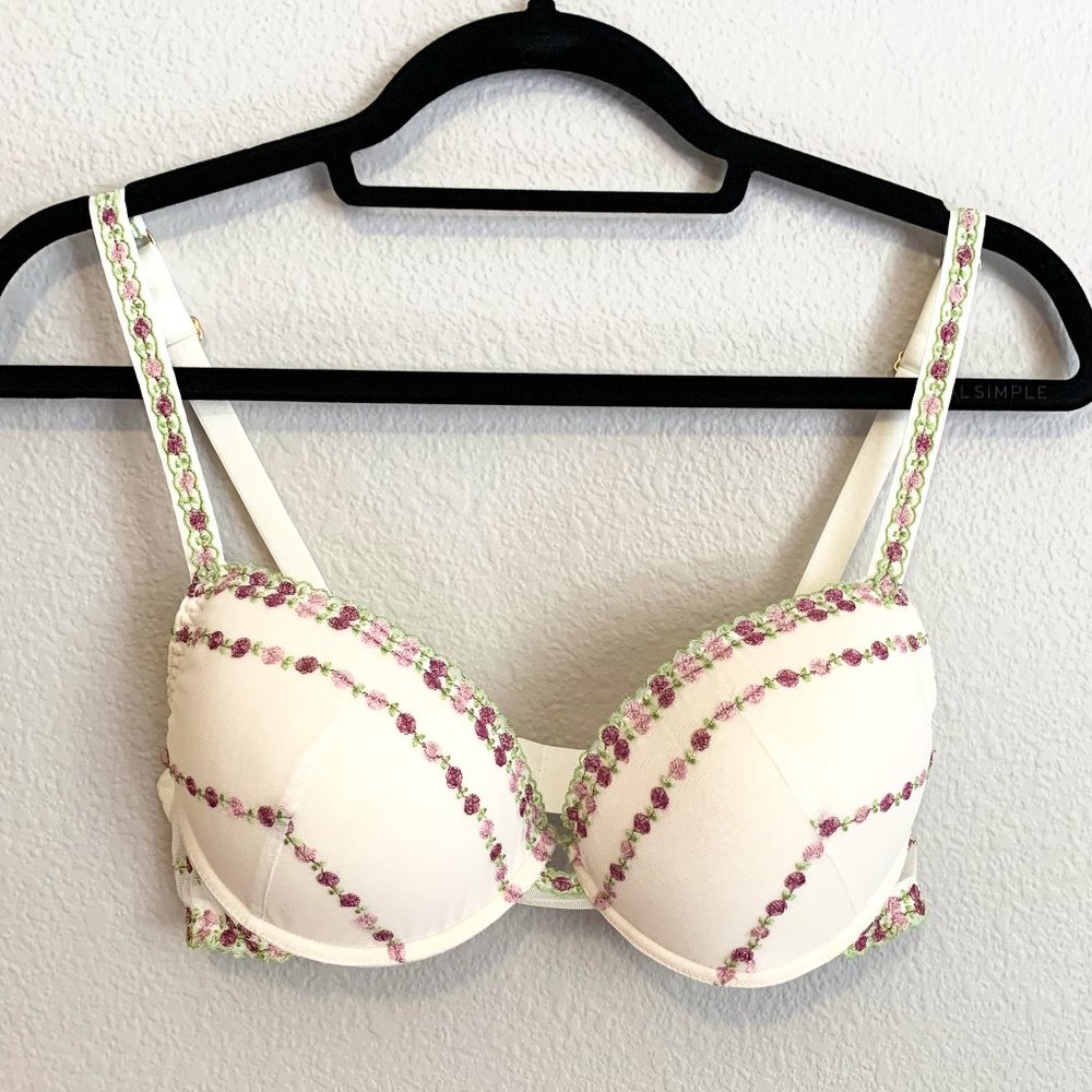Never Worn! Without Tags 36D Ivory Floral Lace Bra